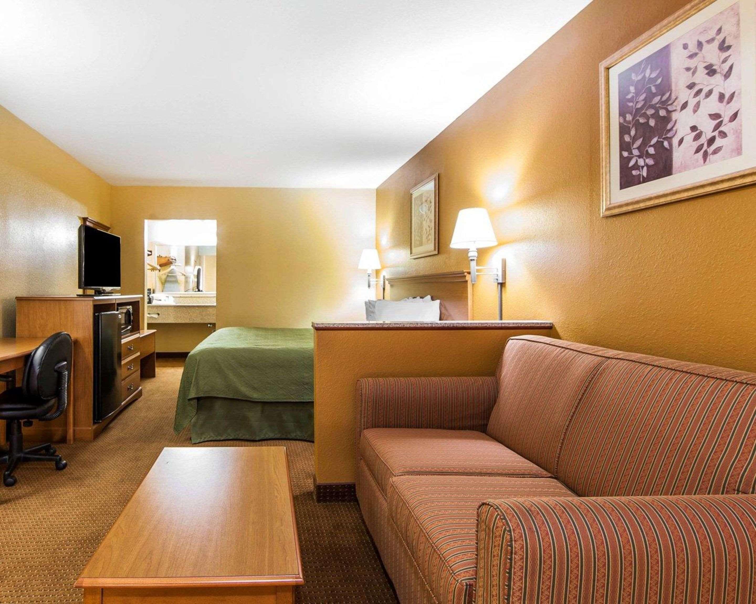 Quality Inn & Suites Κάρτερσβιλ Εξωτερικό φωτογραφία